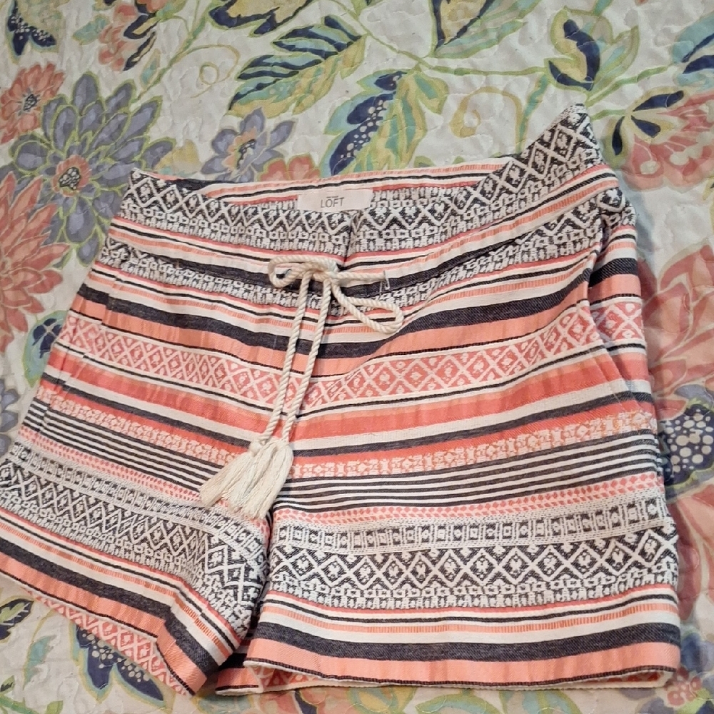 LOFT High Waist Patterned Shorts - Coral and Gray. NWOT Size 0